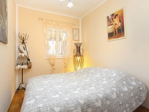 23570729-Ferienwohnung-4-Okrug Gornji-300x225-3