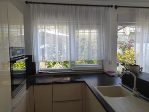 23675138-Ferienwohnung-4-Okrug Gornji-300x225-2