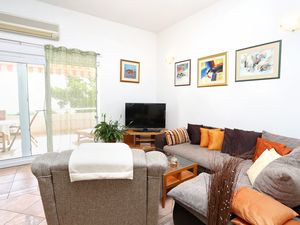 23926457-Ferienwohnung-6-Okrug Gornji-300x225-3