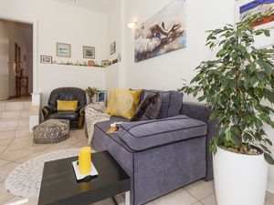 23926458-Ferienwohnung-4-Okrug Gornji-300x225-3