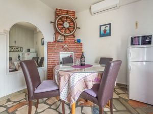 23929867-Ferienwohnung-4-Okrug Gornji-300x225-2