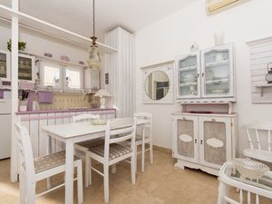 23926046-Ferienwohnung-5-Okrug Gornji-300x225-4