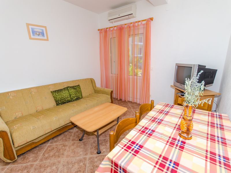 23930309-Ferienwohnung-4-Okrug Gornji-800x600-1