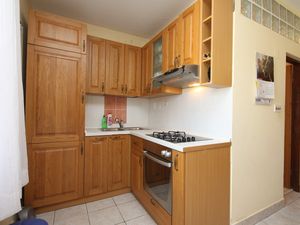 23930428-Ferienwohnung-10-Okrug Gornji-300x225-3