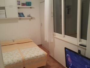 23930778-Ferienwohnung-3-Okrug Gornji-300x225-2