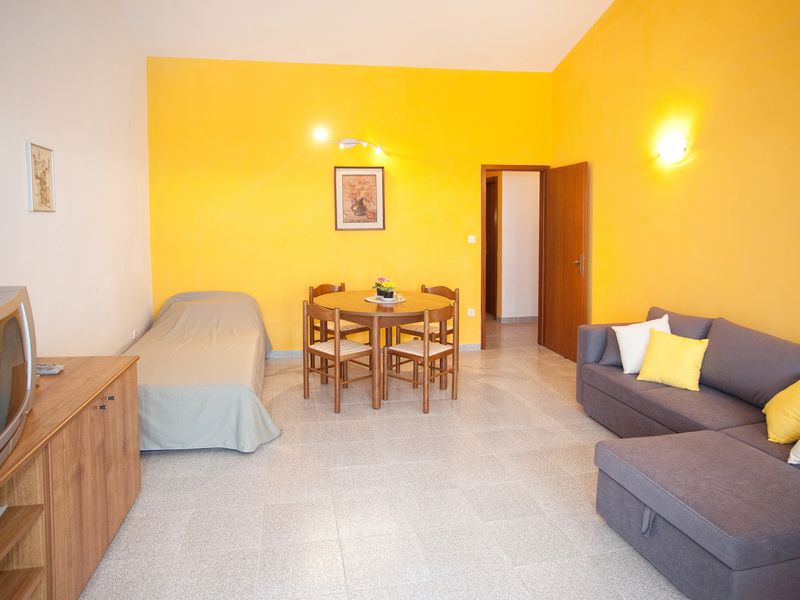 23926592-Ferienwohnung-4-Okrug Gornji-800x600-2