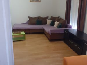 23932566-Ferienwohnung-4-Okrug Gornji-300x225-3