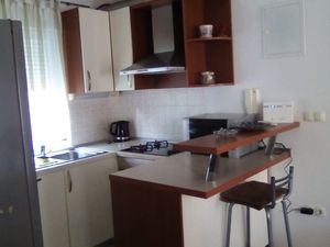 23932566-Ferienwohnung-4-Okrug Gornji-300x225-5