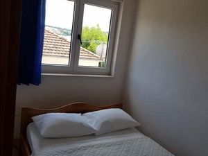 23932667-Ferienwohnung-3-Okrug Gornji-300x225-4