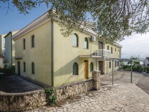 Ferienwohnung für 3 Personen (32 m²) in Okrug Gornji