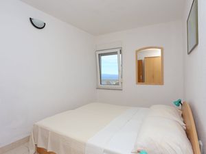 23931144-Ferienwohnung-4-Okrug Gornji-300x225-5