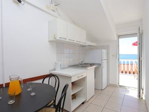 23931148-Ferienwohnung-4-Okrug Gornji-300x225-2