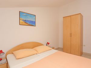 23931148-Ferienwohnung-4-Okrug Gornji-300x225-4