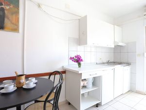 23931141-Ferienwohnung-4-Okrug Gornji-300x225-3