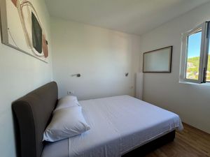 24035957-Ferienwohnung-4-Okrug Gornji-300x225-4