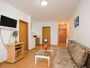 24057986-Ferienwohnung-4-Okrug Gornji-300x225-1