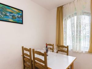 24057986-Ferienwohnung-4-Okrug Gornji-300x225-2