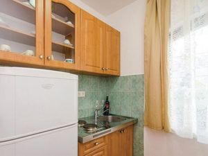 24057986-Ferienwohnung-4-Okrug Gornji-300x225-3