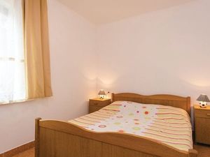 24057989-Ferienwohnung-3-Okrug Gornji-300x225-4