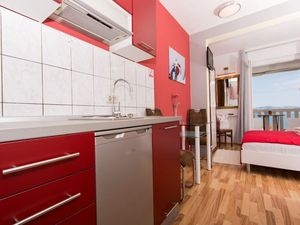 24058867-Ferienwohnung-2-Okrug Gornji-300x225-2