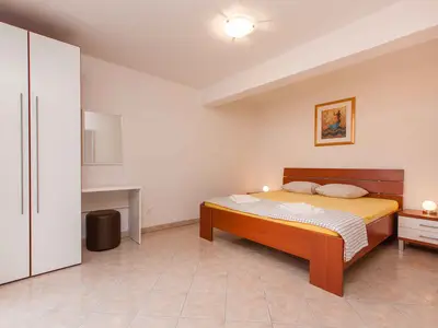 Ferienwohnung für 4 Personen (40 m²) in Okrug Gornji 8/10