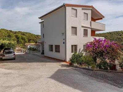 Ferienwohnung für 5 Personen (95 m²) in Okrug Gornji 5/10