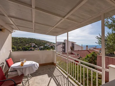 Ferienwohnung für 2 Personen (40 m²) in Okrug Gornji 2/10