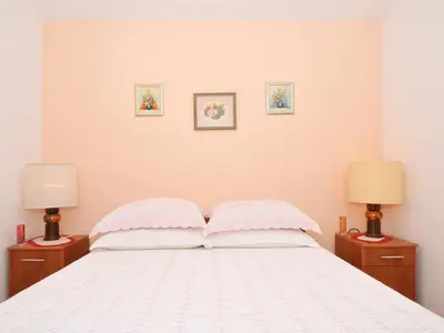 Ferienwohnung für 5 Personen (56 m²) in Okrug Gornji 5/10
