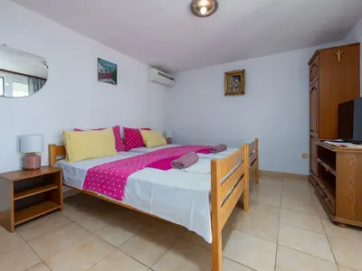 Ferienwohnung für 2 Personen (40 m²) in Okrug Gornji 6/10