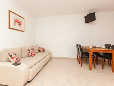 Ferienwohnung für 4 Personen (40 m²) in Okrug Gornji 3/10