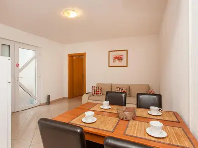 Ferienwohnung für 4 Personen (40 m²) in Okrug Gornji 5/10