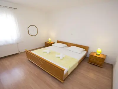 Ferienwohnung für 4 Personen (100 m²) in Okrug Gornji 8/10