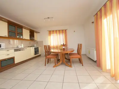 Ferienwohnung für 4 Personen (100 m²) in Okrug Gornji 9/10
