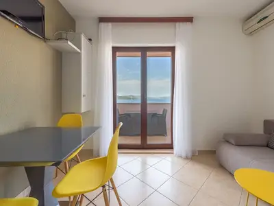 Ferienwohnung für 4 Personen (40 m²) in Okrug Gornji 1/10