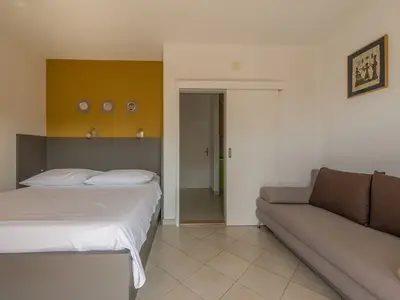 Ferienwohnung für 2 Personen (32 m²) in Okrug Gornji 8/10