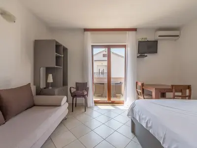 Ferienwohnung für 2 Personen (32 m²) in Okrug Gornji 9/10