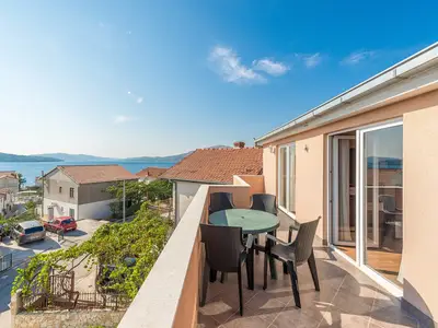 Ferienwohnung für 5 Personen (86 m²) in Okrug Gornji 1/10