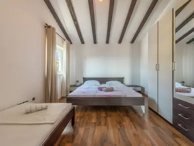Ferienwohnung für 5 Personen (86 m²) in Okrug Gornji 9/10