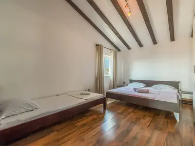 Ferienwohnung für 5 Personen (86 m²) in Okrug Gornji 10/10