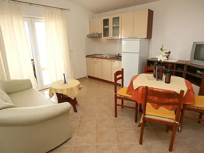 Ferienwohnung für 3 Personen (40 m²) in Okrug Gornji 5/10