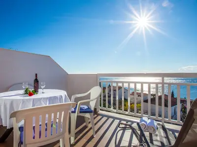 Ferienwohnung für 4 Personen (40 m²) in Okrug Gornji 1/10