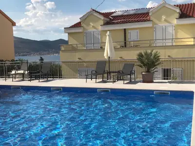 Ferienwohnung für 6 Personen (100 m²) in Okrug Gornji 1/10