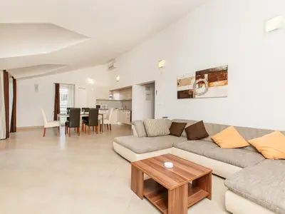 Ferienwohnung für 6 Personen (100 m²) in Okrug Gornji 7/10