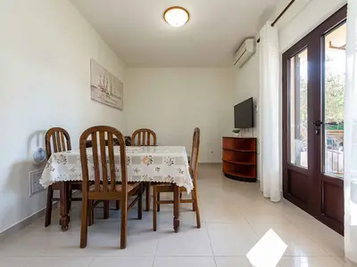 Ferienwohnung für 5 Personen (80 m²) in Okrug Gornji 8/10