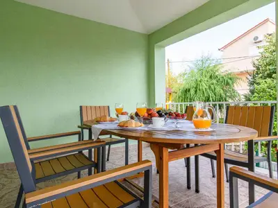 Ferienwohnung für 6 Personen (100 m²) in Okrug Gornji 2/10