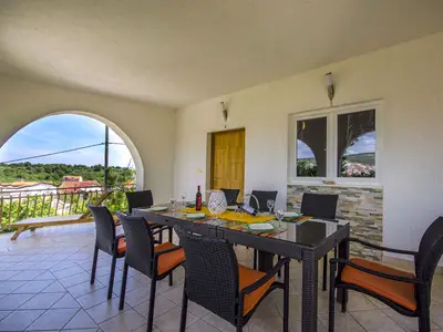 Ferienwohnung für 8 Personen (140 m²) in Okrug Gornji 9/10