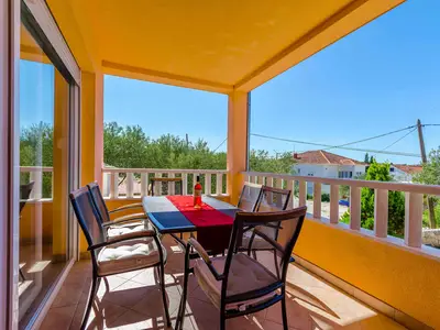 Ferienwohnung für 8 Personen (100 m²) in Okrug Gornji 5/10