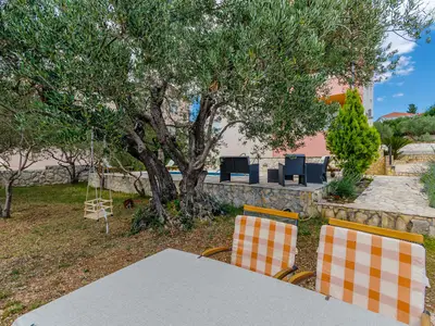 Ferienwohnung für 8 Personen (100 m²) in Okrug Gornji 7/10