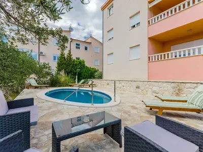 Ferienwohnung für 8 Personen (100 m²) in Okrug Gornji 9/10