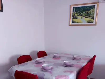 DiningRoom
